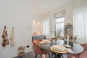 Piccola Como Lotus With 1 Bathrooms