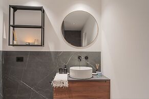 Piccola Como Lotus With 1 Bathrooms