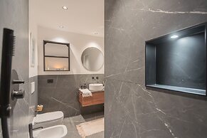 Piccola Como Lotus With 1 Bathrooms