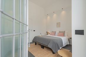 Piccola Como Lotus With 1 Bathrooms