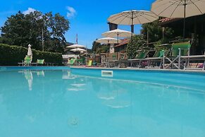 La Lanterna Swimming Pool Retreat