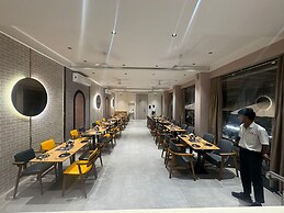 Hotel Govind Regency