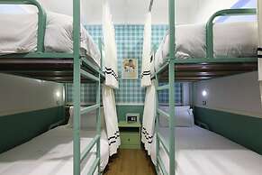 KITSCH HOTEL