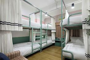 KITSCH HOTEL