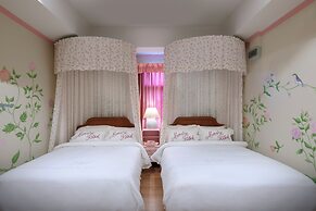 KITSCH HOTEL