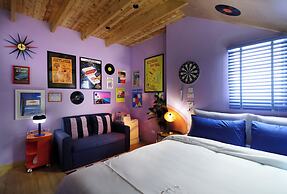KITSCH HOTEL