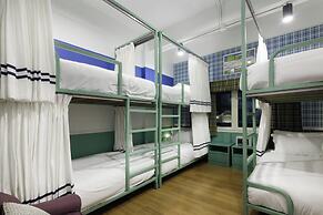 KITSCH HOTEL