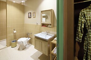 KITSCH HOTEL