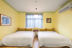 KITSCH HOTEL