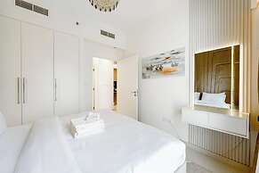 Stayis- 1 BR Spacious & Luxury Apartment