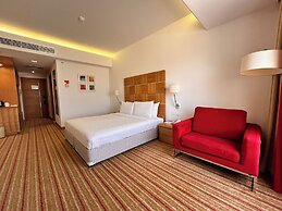 Golden Tulip Muscat