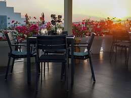 Golden Tulip Muscat