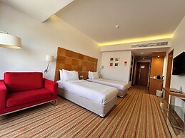 Golden Tulip Muscat