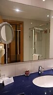 Golden Tulip Muscat