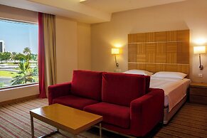Golden Tulip Muscat