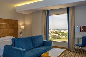 Golden Tulip Muscat