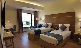 Golden Tulip Muscat