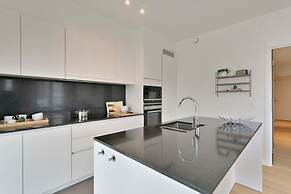 Bright Modern Apartment With Terrace Near Beach