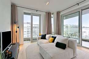Bright Modern Apartment With Terrace Near Beach