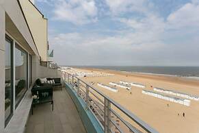 Panoramic Seaview Apartment in t Zoute