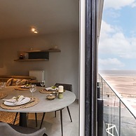 Comfortable 2 Bedroom Apartment With Sea-view