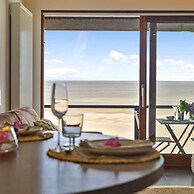 Beautiful Studio With Stunning Seaview and Terrace