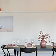 Stylishly Refurbished Apartment With sea View