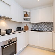 Stylish Duplex Apartment in a Renovated Town House