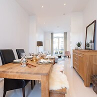 Stylish Duplex Apartment in a Renovated Town House