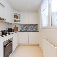 Stylish Duplex Apartment in a Renovated Town House