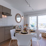 Stunning Studio With Sea-view on top Location