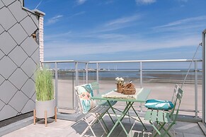 Stunning Studio With Sea-view on top Location
