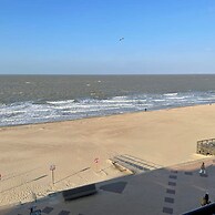 Beautiful Spacious Studio With Frontal sea View