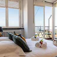 Beautiful Spacious Studio With Frontal sea View