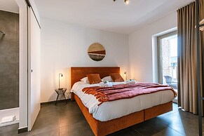 Cozy Apartment a Stone s Throw From the Beach