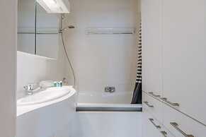 Beautiful Seaview Apartment With Private Garage