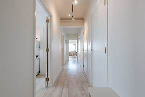 Beautiful Seaview Apartment With Private Garage