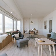Beautiful Seaview Apartment With Private Garage