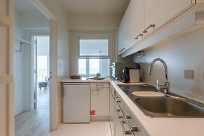 Beautiful Seaview Apartment With Private Garage