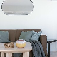 Beautiful Seaview Apartment With Private Garage