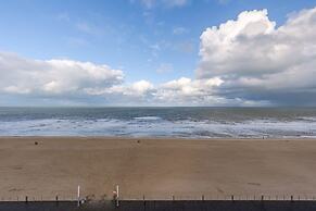 Beautiful Seaview Apartment With Private Garage