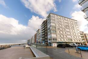 Beautiful Seaview Apartment With Private Garage