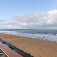 Beautiful Seaview Apartment With Private Garage