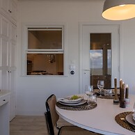 Beautiful Seaview Apartment With Private Garage