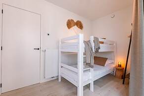 Family Apartment Located by the sea