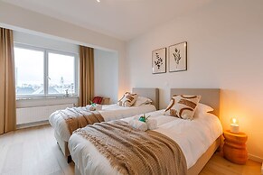 Luminous Family Apartment With Magnificent View