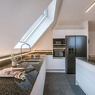 Luxurious Apartment With Parking