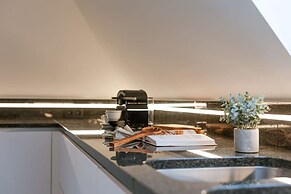 Luxurious Apartment With Parking
