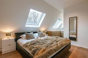 Luxurious Apartment With Parking