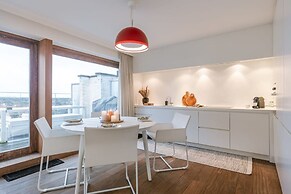 Modern Apartment With Terraces and Parking